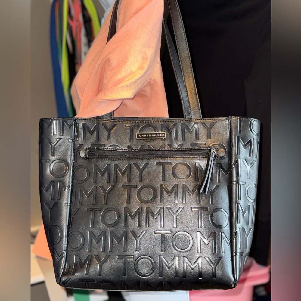 Tommy Hilfiger Black faux leather shoulder bag